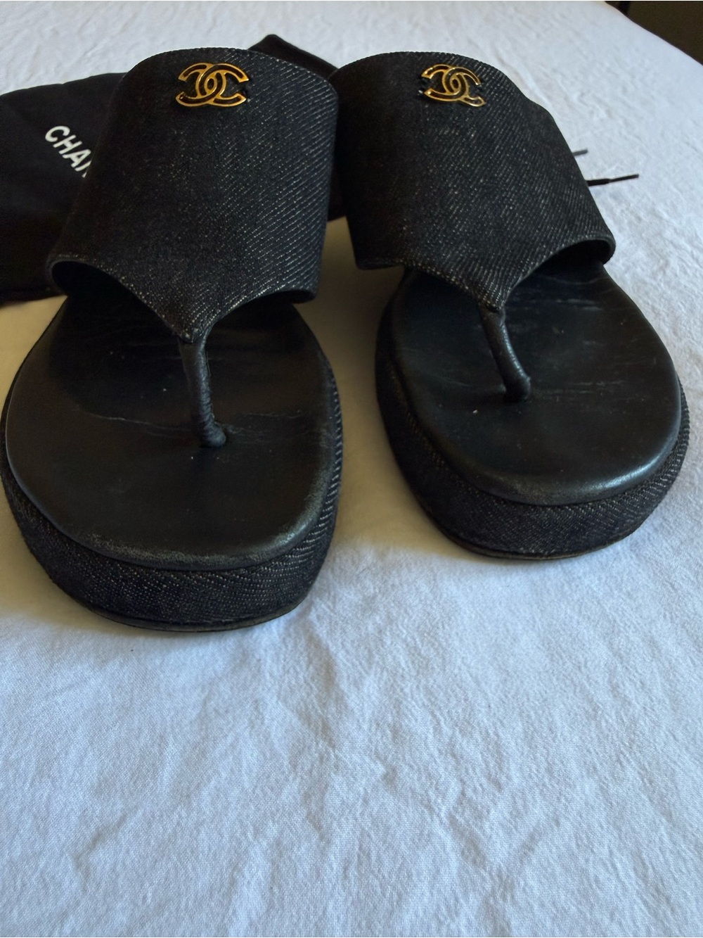 CHANEL Vintage Black Denim Slide/Thong Sandals with Gold CC Logo - Picture 14 of 15